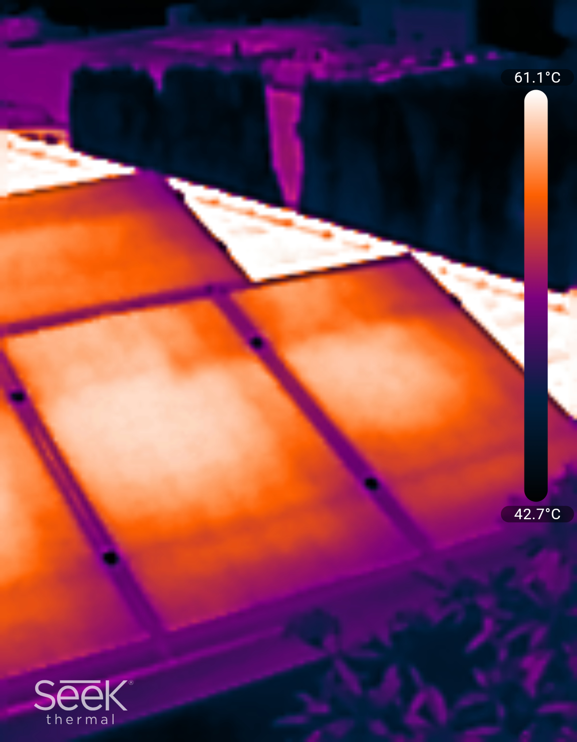 Real thermal scan from a Saturn Solar Cleaning inspection — Healthy panel